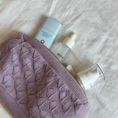 Notre trousse de soin minimaliste pour les vacances    